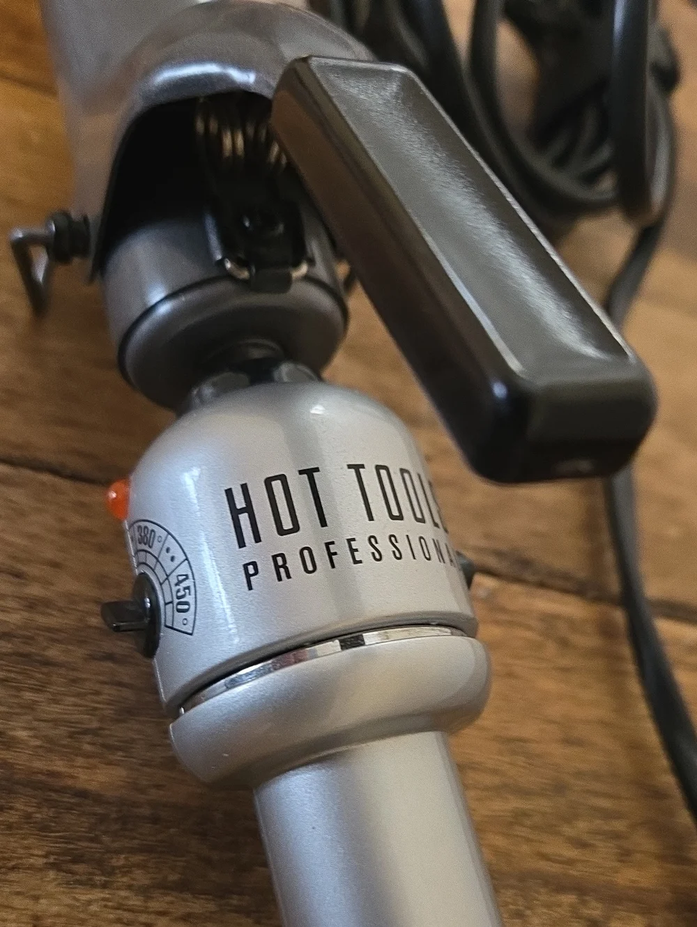Hot Tools Curling Iron - Professional Styling Tool